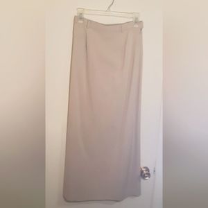 Pencil skirt sz 6, cream color, long slit